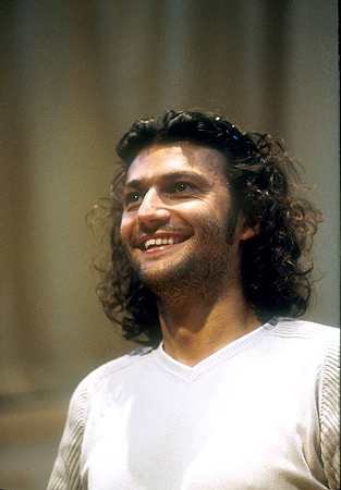 0262138.jpg - Jonas Kaufmann at the Queen's Hall. Edinburgh Festival Aug. 2001 ©Clive Barda