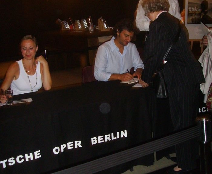 BerlinMai2009_2.JPG - Berlin, Deutsche Oper, 21. Mai 2009 mit Nadja Michael