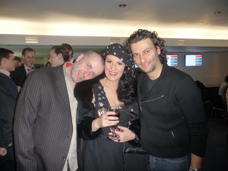 adrianalondon18112010_2.jpg - nach der Adriana Lecouvreur Premiere, London, 18. November 2010 mit Angela Gheorghiu und David McVicar