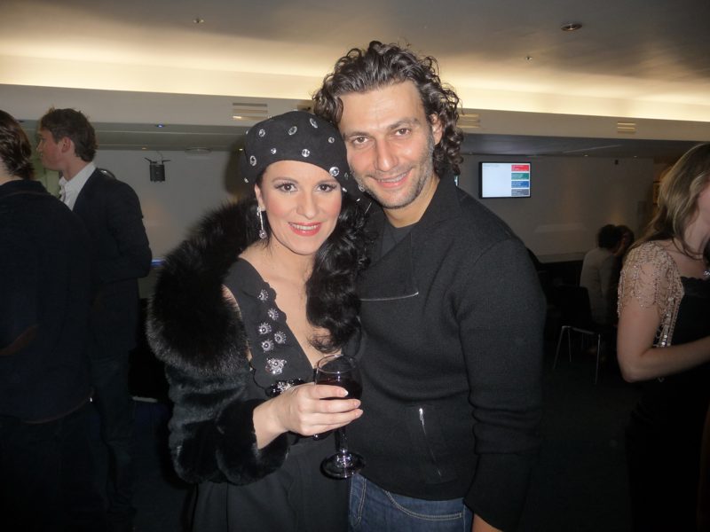 adrianalondon18112010_3.jpg - nach der Adriana Lecouvreur Premiere, London, 18. November 2010 mit Angela Gheorghiu