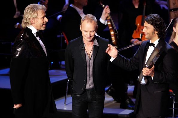 echo25.jpg - Echo-Preisverleihung am 17. Oktober 2010 in EssenMit Sting und Thomas Gottschalk Foto (c) BVMI / Britta Pedersen