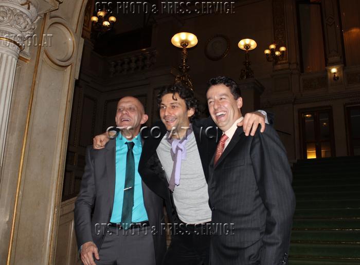 kuenstlergespraechwien11.jpg - Thomas Voigt (Opernexperte), Jonas Kaufmann (Tenor) und Dr. Thomas Dänemark (Generalsekretär) Freunde der Wiener Staatsoper,  am 16.01.2011 in Wien