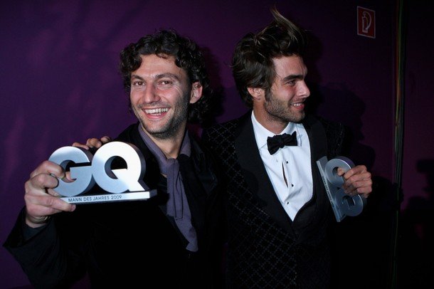 menoftheyear.jpg - MUNICH, GERMANY - NOVEMBER 03: Jonas Kaufmann (L) and Jon Kortajarena  pose for the media after the GQ Men Of The Year 2009 award ceremony on November 3, 2009 in Munich, Germany.  (Photo by Miguel Villagran/Getty Images)