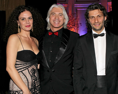operanews12.jpg - Opera News Award, 17. April 2011, mit Dmitri Hvorostovsky und seiner FrauPhotographer: Steve Mack/WireImage