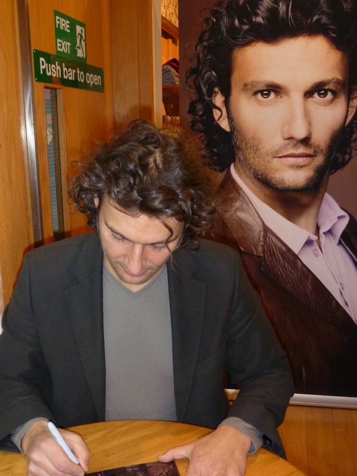 signing15112010_1.jpg - Signierstunde, London, 15. November 2010
