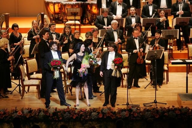 abudhabikonzert03.jpg - Abu Dhabi, 21. März 2009, mit Angela Gheorghiu und Ion Marin