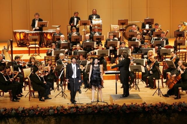 abudhabikonzert06.jpg - Abu Dhabi, 21. März 2009, mit Angela Gheorghiu und Ion Marin