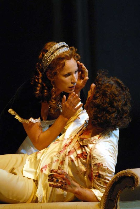 toscaberlinscene3.jpg - Tosca, Berlin, 16. Mai 2009, mit Nadja Michael © Bettina Stöß/Deutsche Oper Berlin