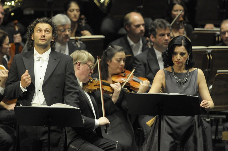 AdrianaL133_800.jpg - Adriana Lecouvreur, Berlin, Deutsche Oper, 2. Oktober 2010Foto:  Bettina Stöß