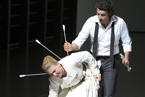 lohengrinbayreuth07dpa.JPG - Lohengrin, Bayreuth, Juli 2010, Foto: Reuters