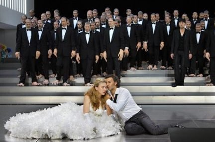 lohengrinbayreuth19AFP.jpg - Lohengrin, Bayreuth, Juli 2010, Foto: AFP